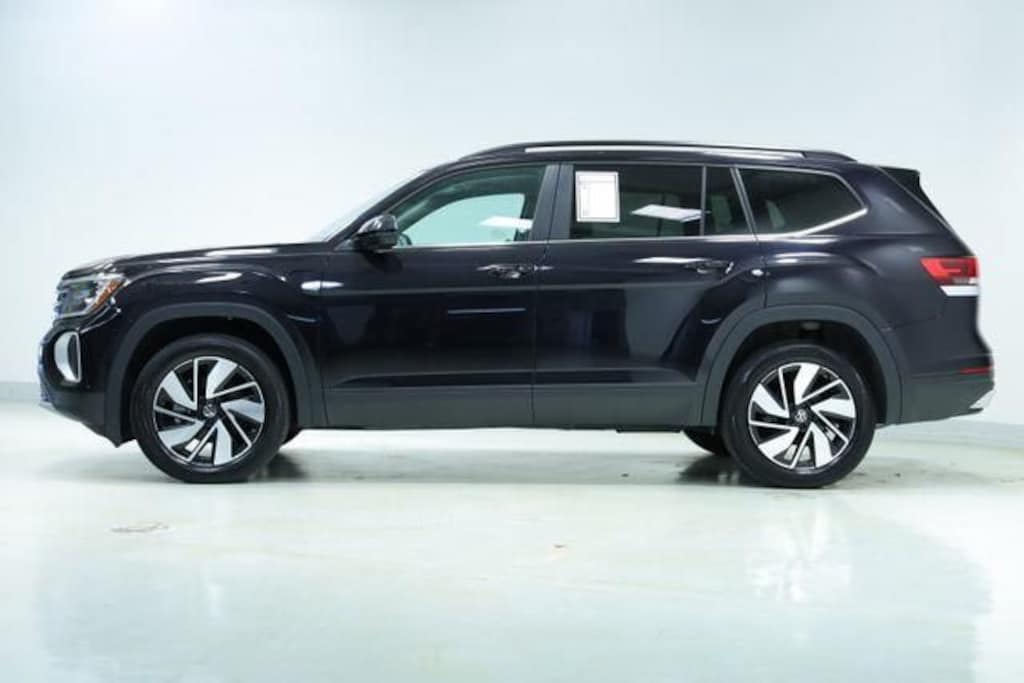 Used 2025 Volkswagen Atlas 2.0T SE w/Technology SUV