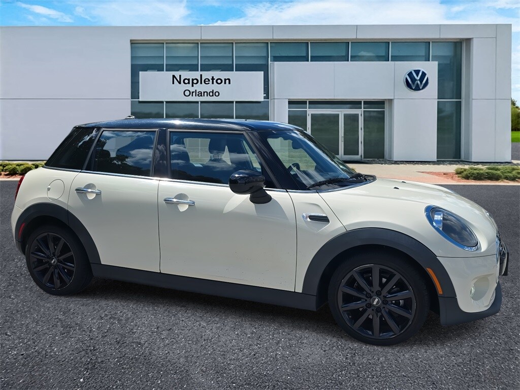 2020 Mini Cooper Oxford Edition photo 2