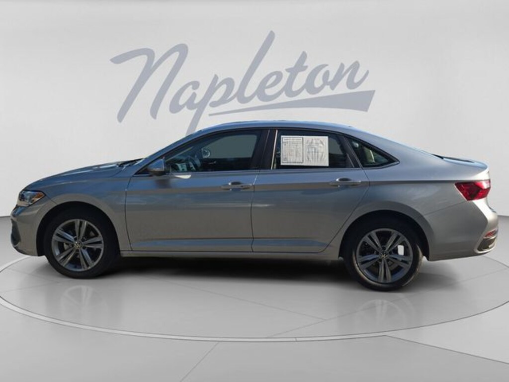 Certified 2024 Volkswagen Jetta 1.5T SE Sedan