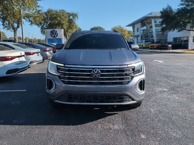 2024 Volkswagen Atlas SE Technology photo 2