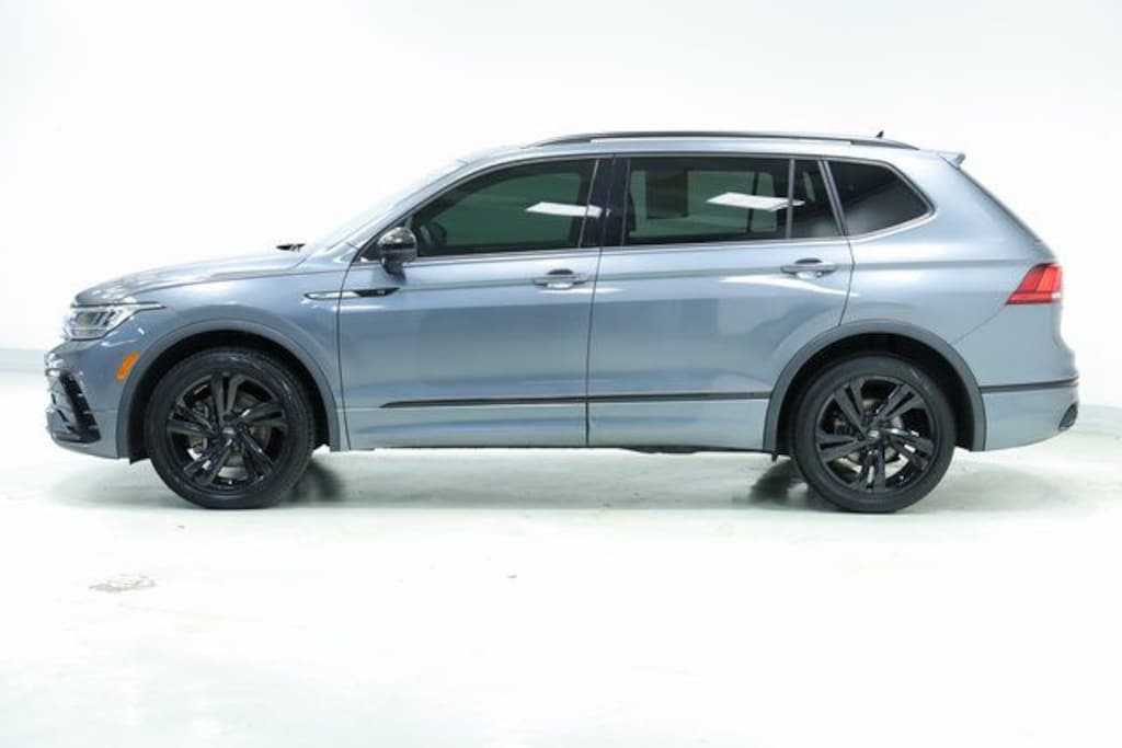 Certified 2023 Volkswagen Tiguan 2.0T SE R-Line Black SUV