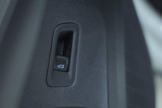 2026 Volkswagen Atlas SE w/Tech - Photo 32