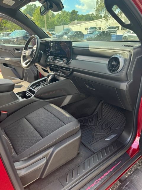 2024 Chevrolet Colorado LT - Photo 16