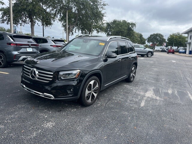 2024 Mercedes Benz GLB 250 photo 2