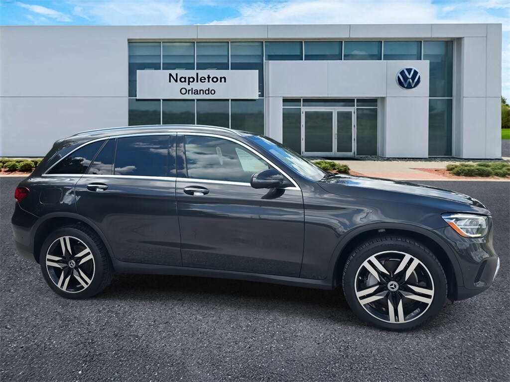 2021 Mercedes Benz GLC 300 photo 3