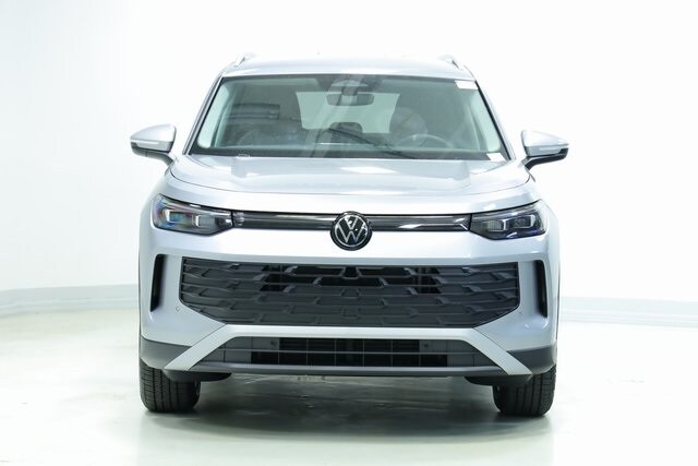2025 Volkswagen Tiguan S photo 2