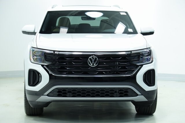 2026 Volkswagen Atlas Cross Sport SE Technology photo 2