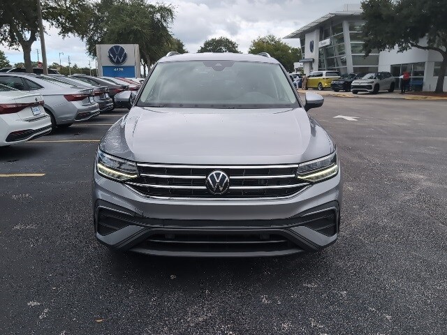 2022 Volkswagen Tiguan SE photo 2