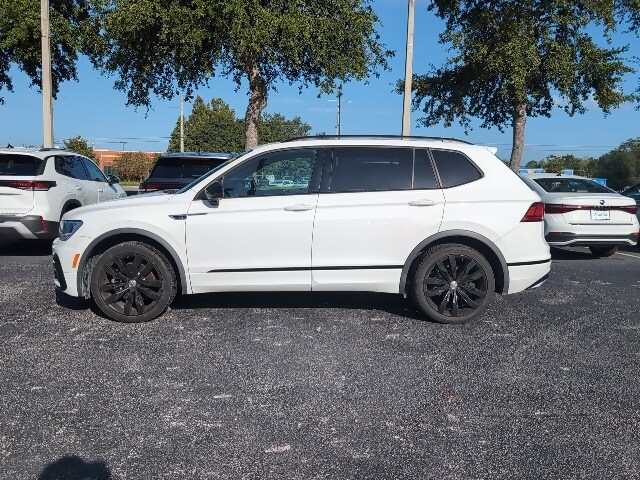 2021 Volkswagen Tiguan SE R-Line Black photo 2