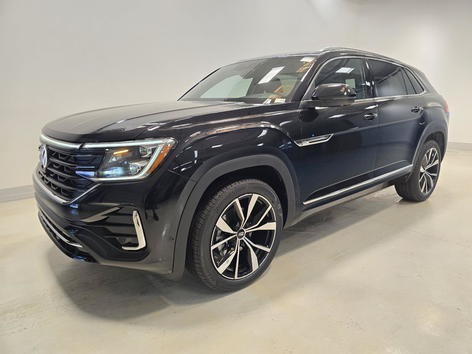 2026 Volkswagen Atlas Cross Sport SEL Premium R-Line SUV