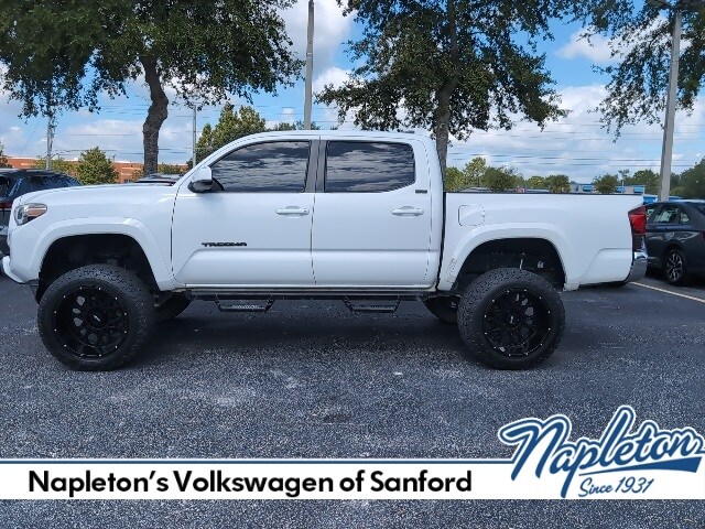 2018 Toyota Tacoma SR5 photo 3