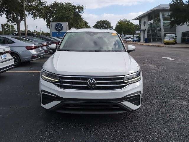2022 Volkswagen Tiguan SE photo 2