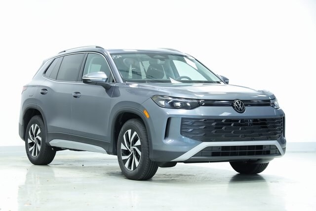 2025 Volkswagen Tiguan S photo 3