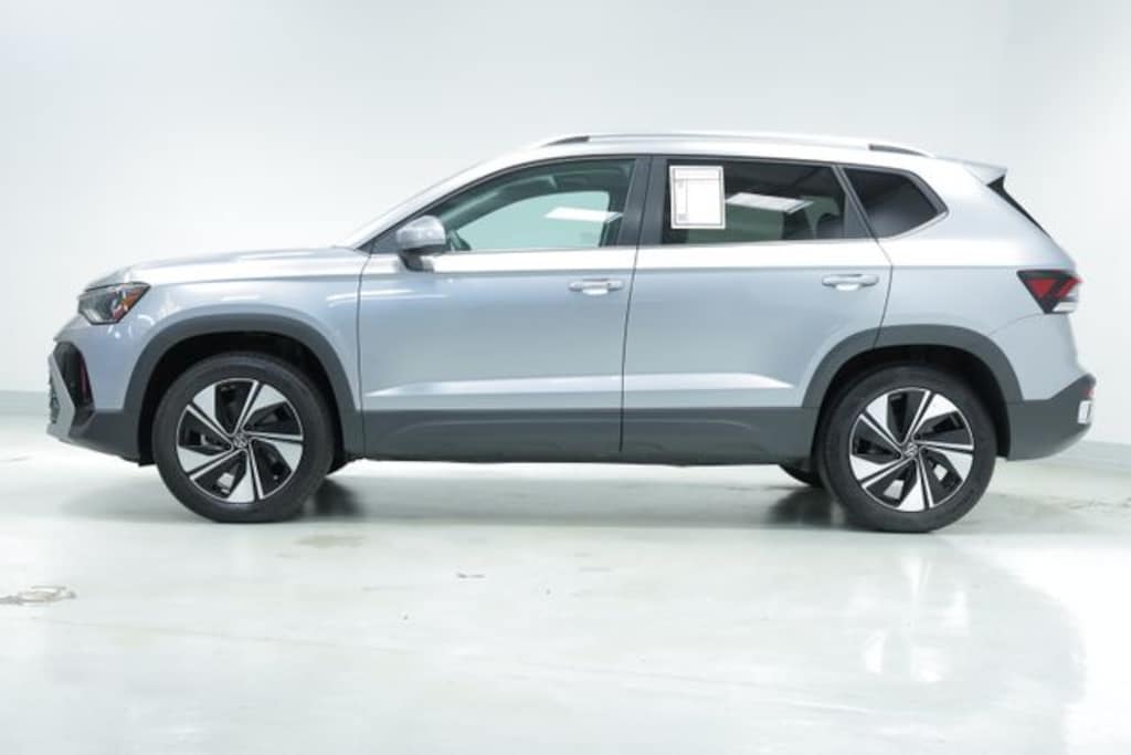 New 2025 Volkswagen Taos 1.5T SE SUV