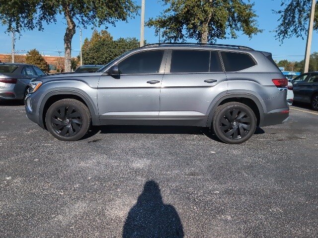 2024 Volkswagen Atlas SE Technology photo 3