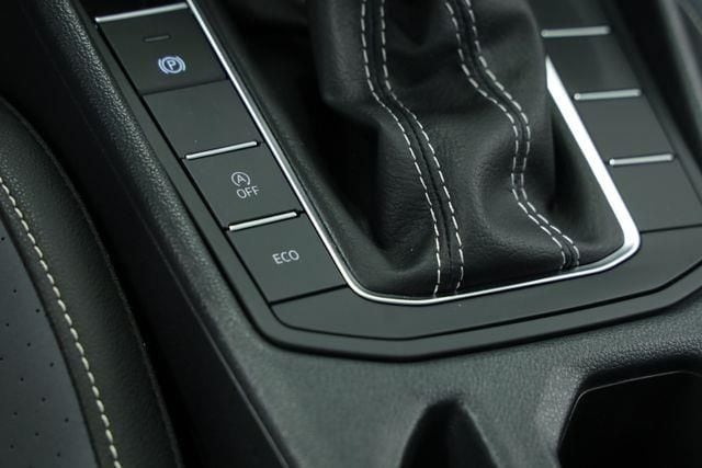 2025 Volkswagen Jetta SE - Photo 25