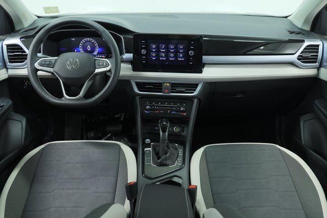 2025 Volkswagen Taos SE - Photo 9
