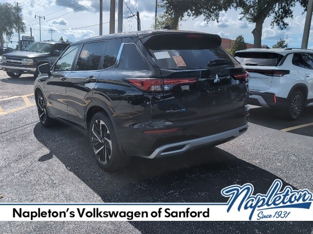 2022 Mitsubishi Outlander SE photo 4