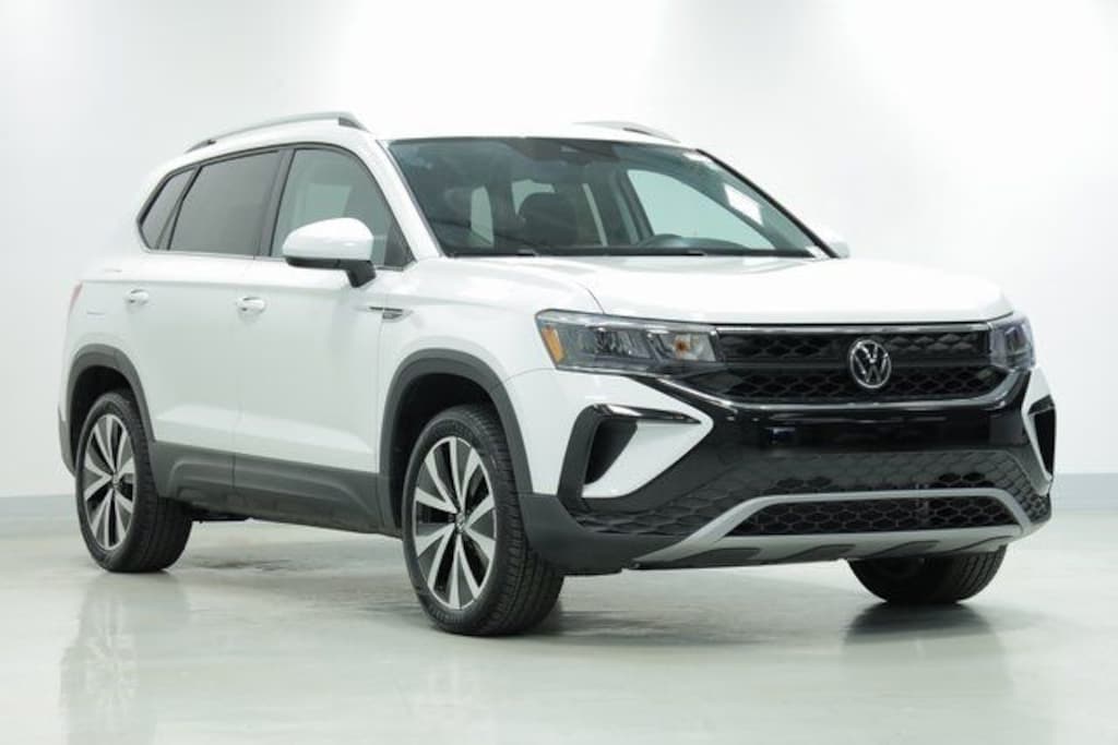 New 2024 Volkswagen Taos 1.5T SE SUV