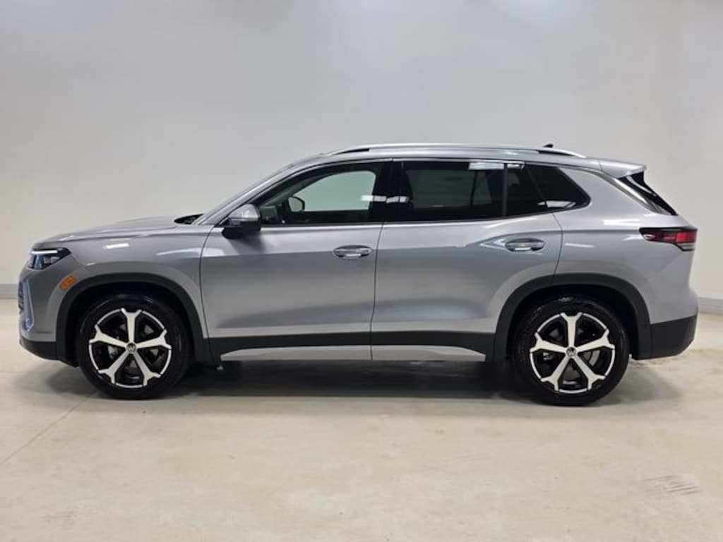New 2026 Volkswagen Tiguan 2.0T SE SUV