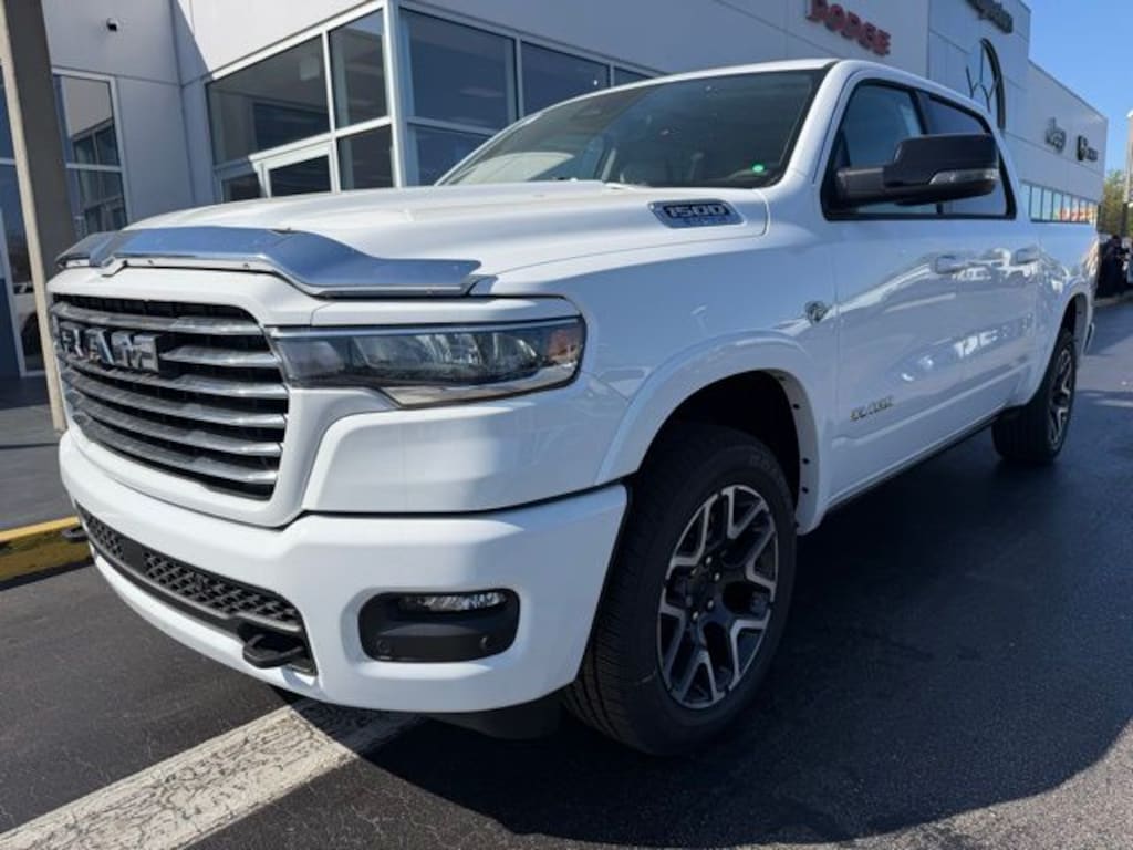 New 2026 Ram 1500 LARAMIE CREW CAB 4X4 5'7 BOX Pickup