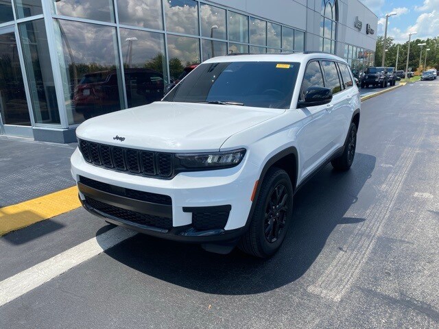 2025 Jeep Grand Cherokee Altitude X photo 3