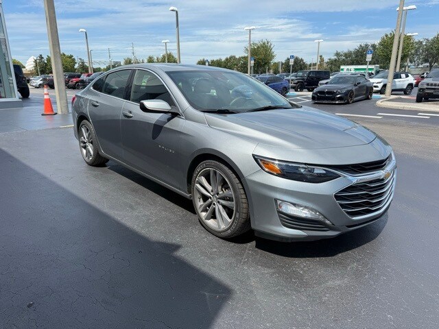 2023 Chevrolet Malibu 1LT photo 2