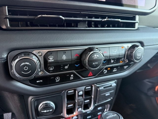 2025 Jeep Gladiator Mojave photo 20