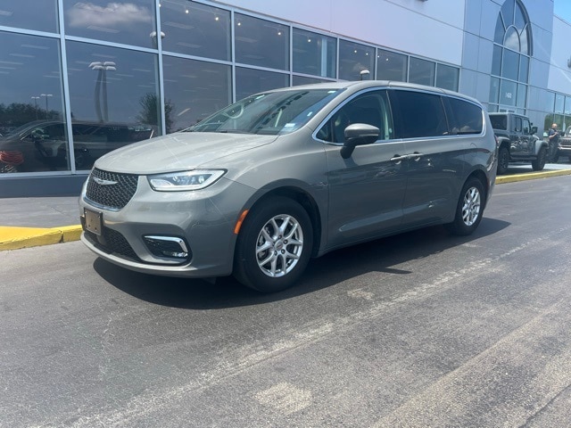 Used 2023 Chrysler Pacifica Touring L with VIN 2C4RC1BG8PR546799 for sale in Kissimmee, FL