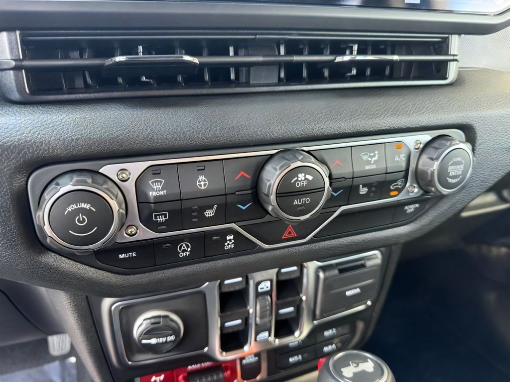 2025 Jeep Wrangler 4-Door Willys - Photo 21