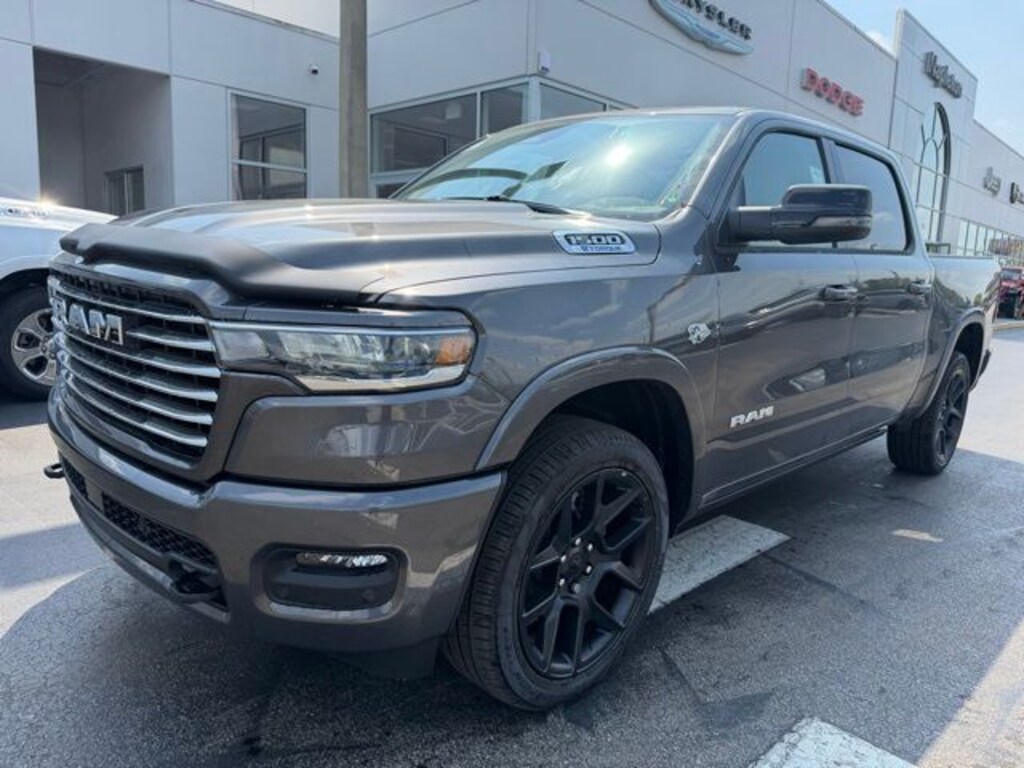 New 2026 Ram 1500 LARAMIE CREW CAB 4X4 5'7 BOX Pickup