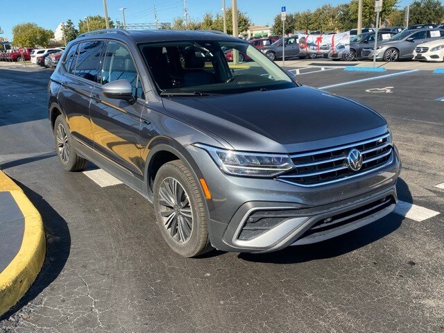 2024 Volkswagen Tiguan SE Wolfsburg Edition photo 2