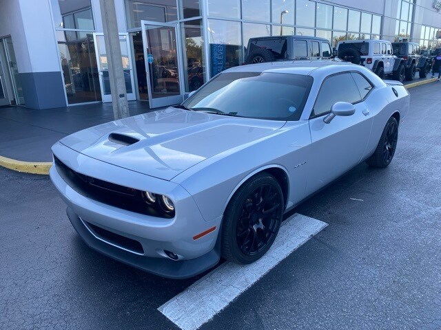 2022 Dodge Challenger R/T photo 4
