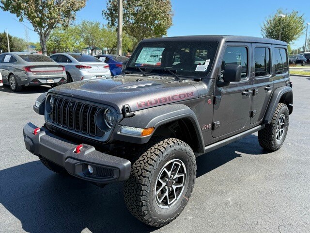 2025 Jeep Wrangler Rubicon photo 3