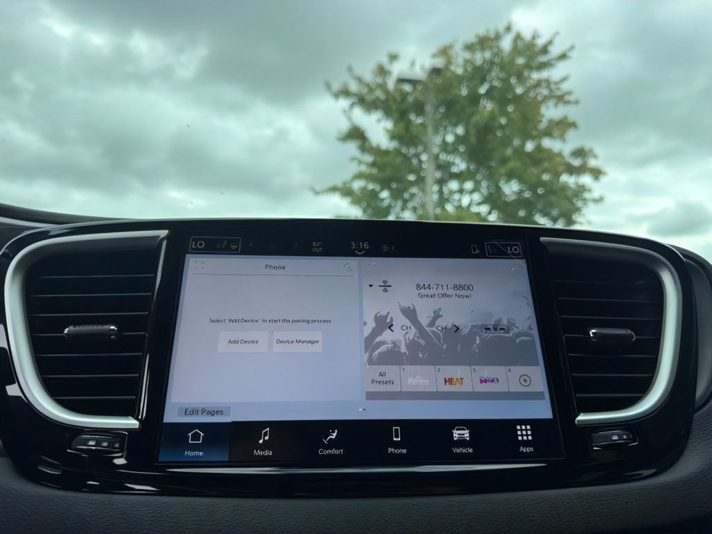 2026 Chrysler Voyager LX - Photo 19