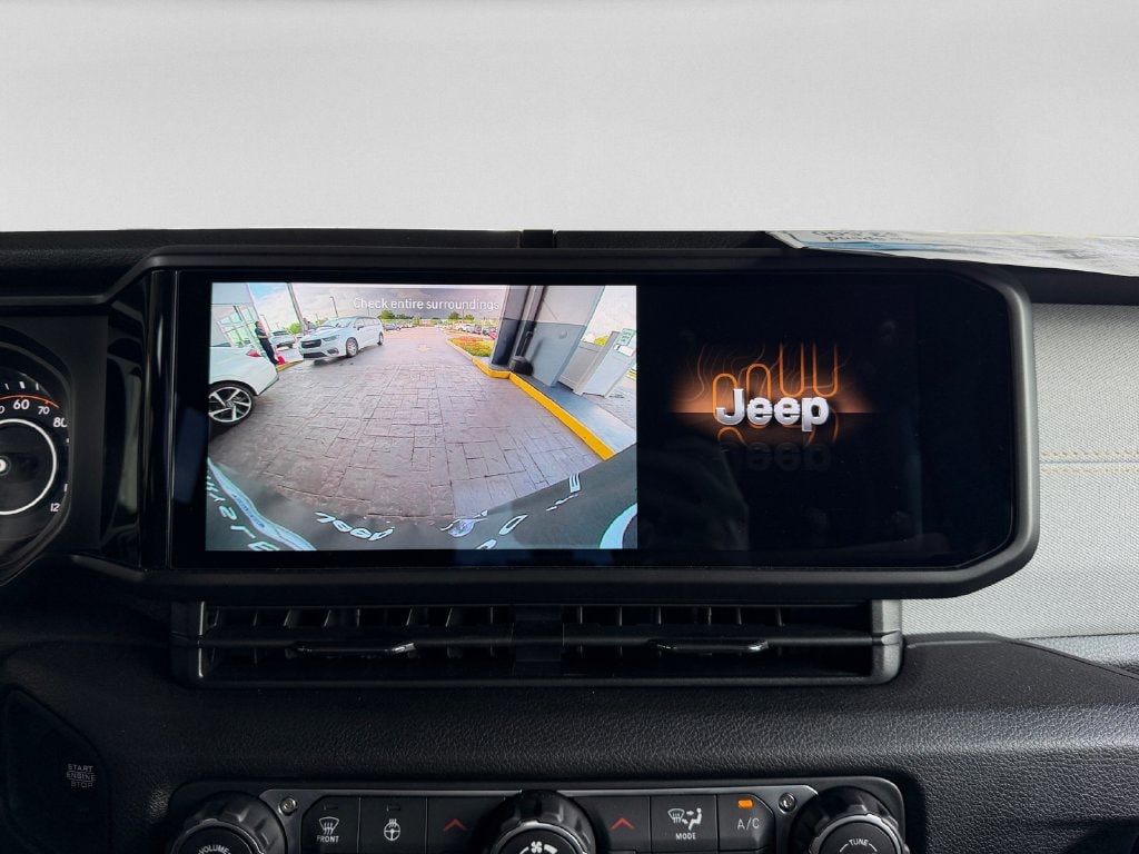 2025 Jeep Wrangler 4-Door Willys - Photo 16