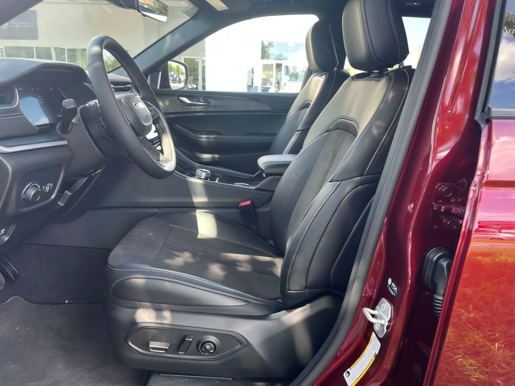 2025 Jeep Grand Cherokee Altitude - Photo 13