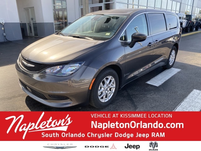 2023 Chrysler Voyager LX Minivan/Van's photo