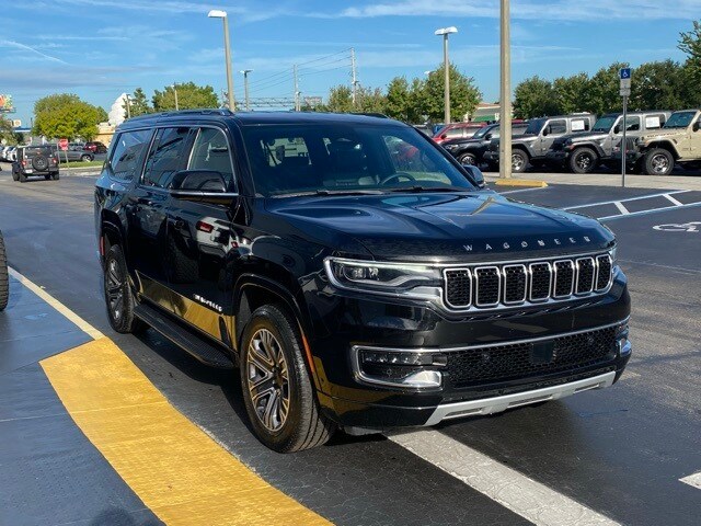 2024 Jeep Wagoneer L Series II photo 2