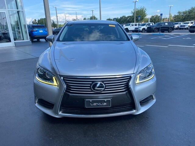2016 Lexus LS 460 photo 3