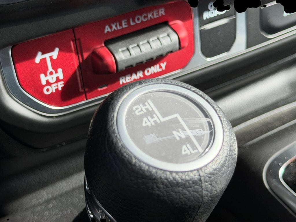2025 Jeep Wrangler 4-Door Willys - Photo 33