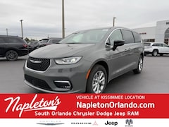 2025 Chrysler Pacifica SELECT AWD Passenger Van