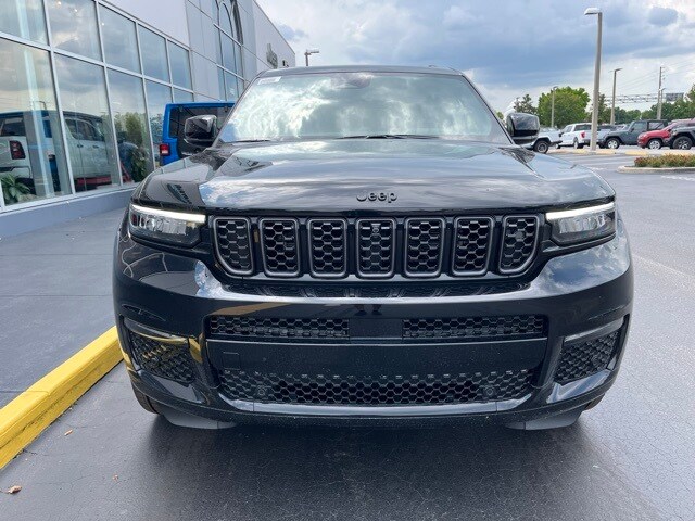 2025 Jeep Grand Cherokee L Summit Reserve photo 2