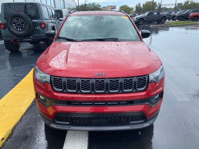 2025 Jeep Compass Latitude photo 2