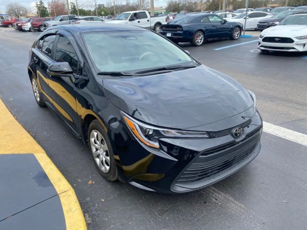 Used 2025 Toyota Corolla LE Sedan