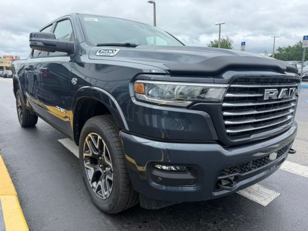 New 2026 Ram 1500 LARAMIE CREW CAB 4X4 5'7 BOX Pickup
