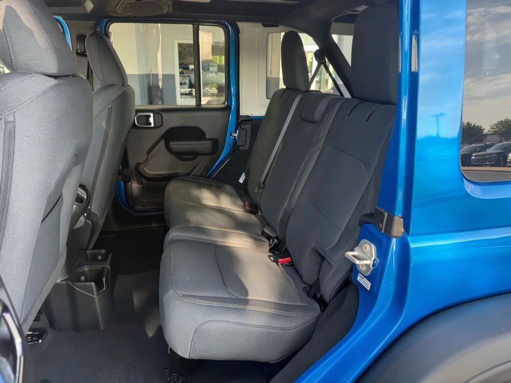 2025 Jeep Wrangler 4-Door Willys - Photo 16