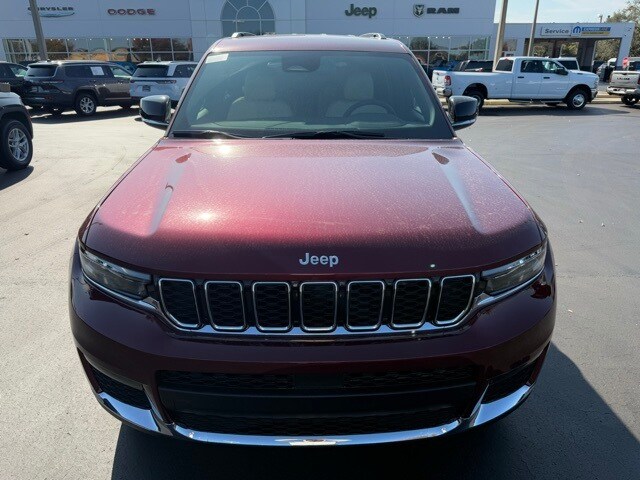 2025 Jeep Grand Cherokee Limited photo 2