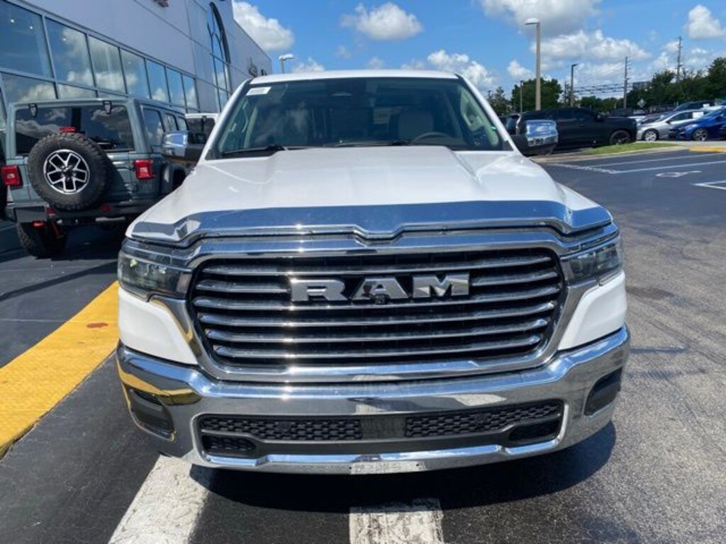 New 2026 Ram 1500 LARAMIE CREW CAB 4X4 5'7 BOX Pickup