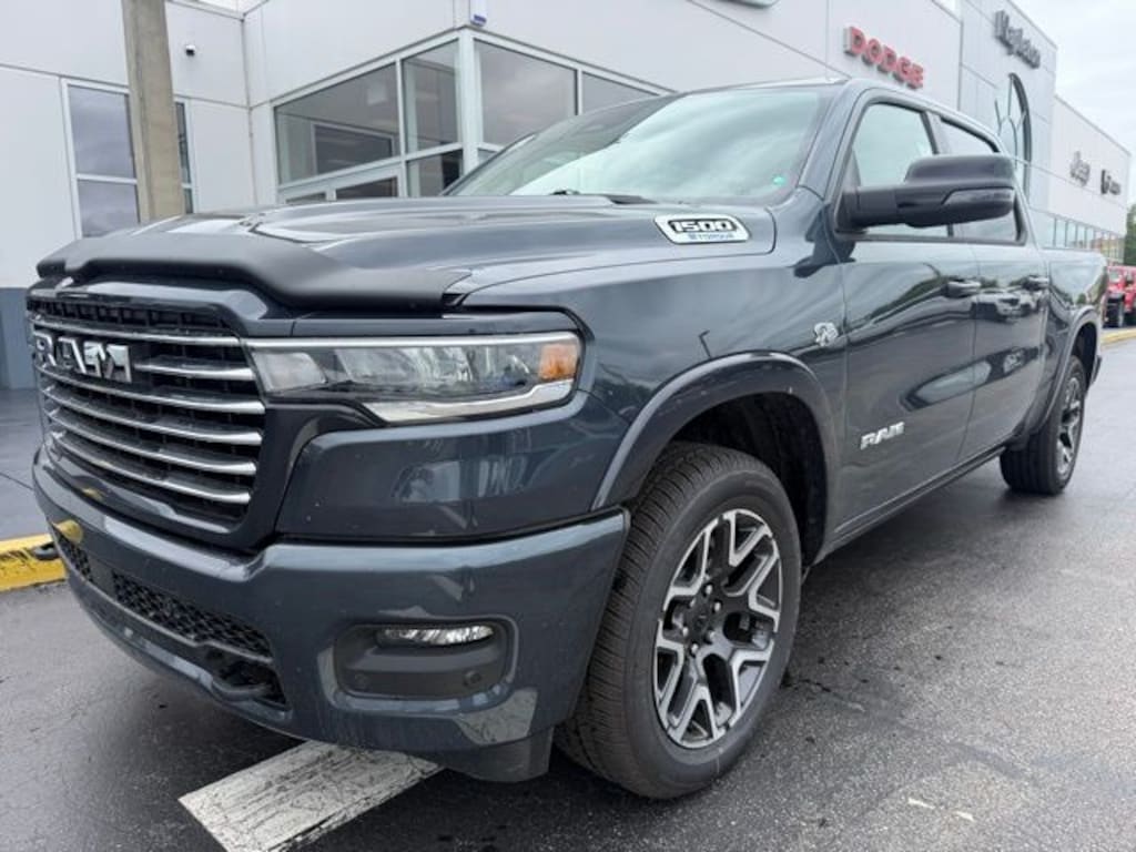 New 2026 Ram 1500 LARAMIE CREW CAB 4X4 5'7 BOX Pickup